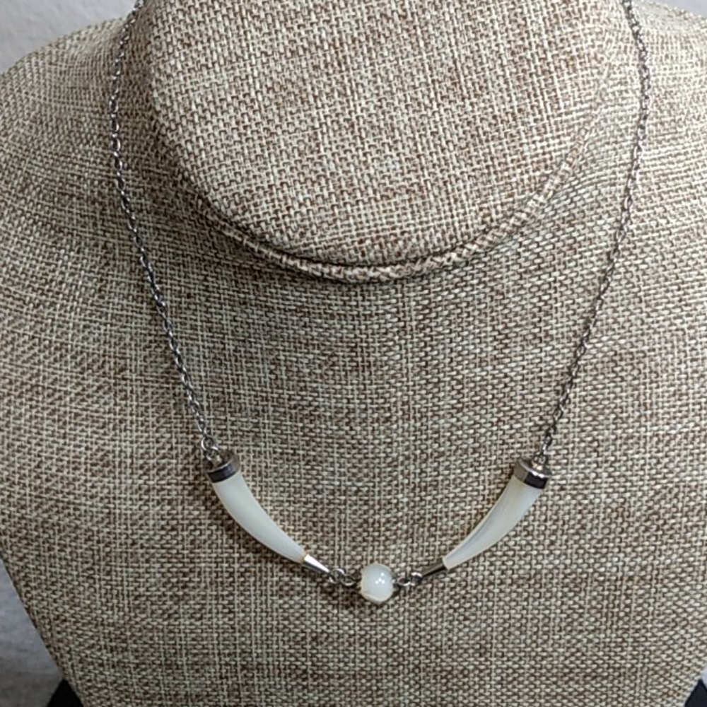 Tooth Style Necklace